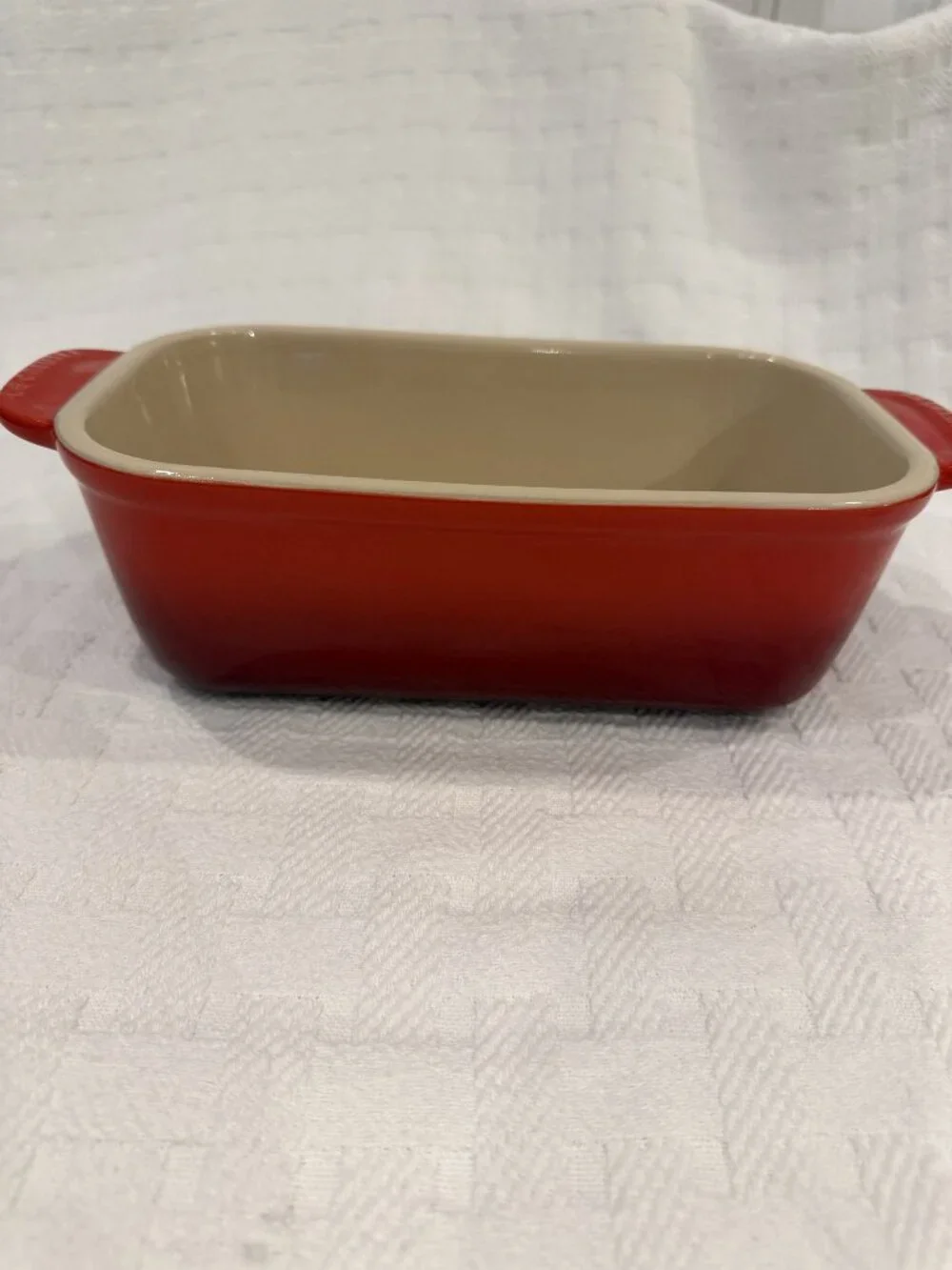 Le Creuset Cerise Red Rectangular Stoneware Baking Dish 9” Cream Interior